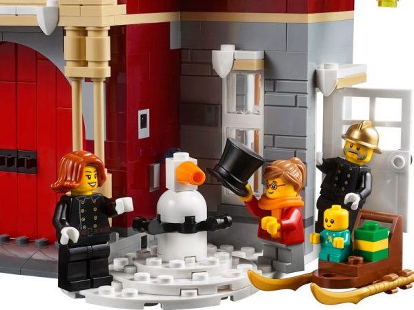 Winter Village Fire Station - Image 6