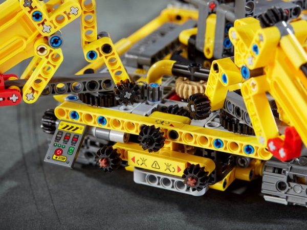 Compact Crawler Crane - Image 13