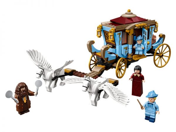 Beauxbatons' Carriage: Arrival at Hogwarts™