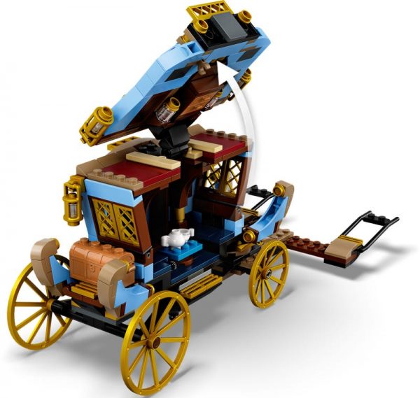 Beauxbatons' Carriage: Arrival at Hogwarts™ - Image 3
